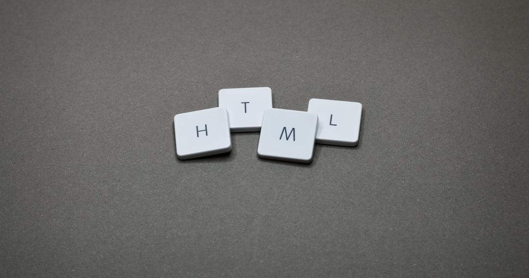 Letras HTML - Foto de Miguel A. Padrinan de Pexels 