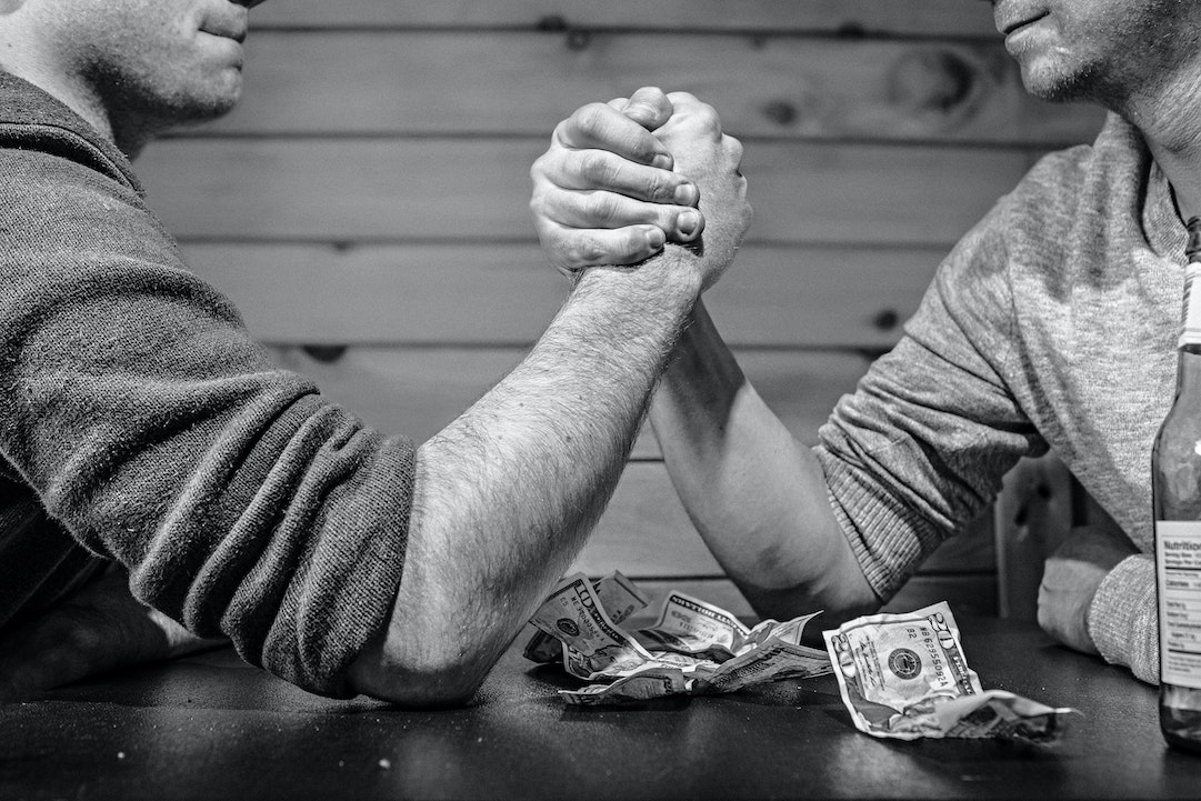 Brazo de lucha - crédito de la foto - Gratisography - Pexels